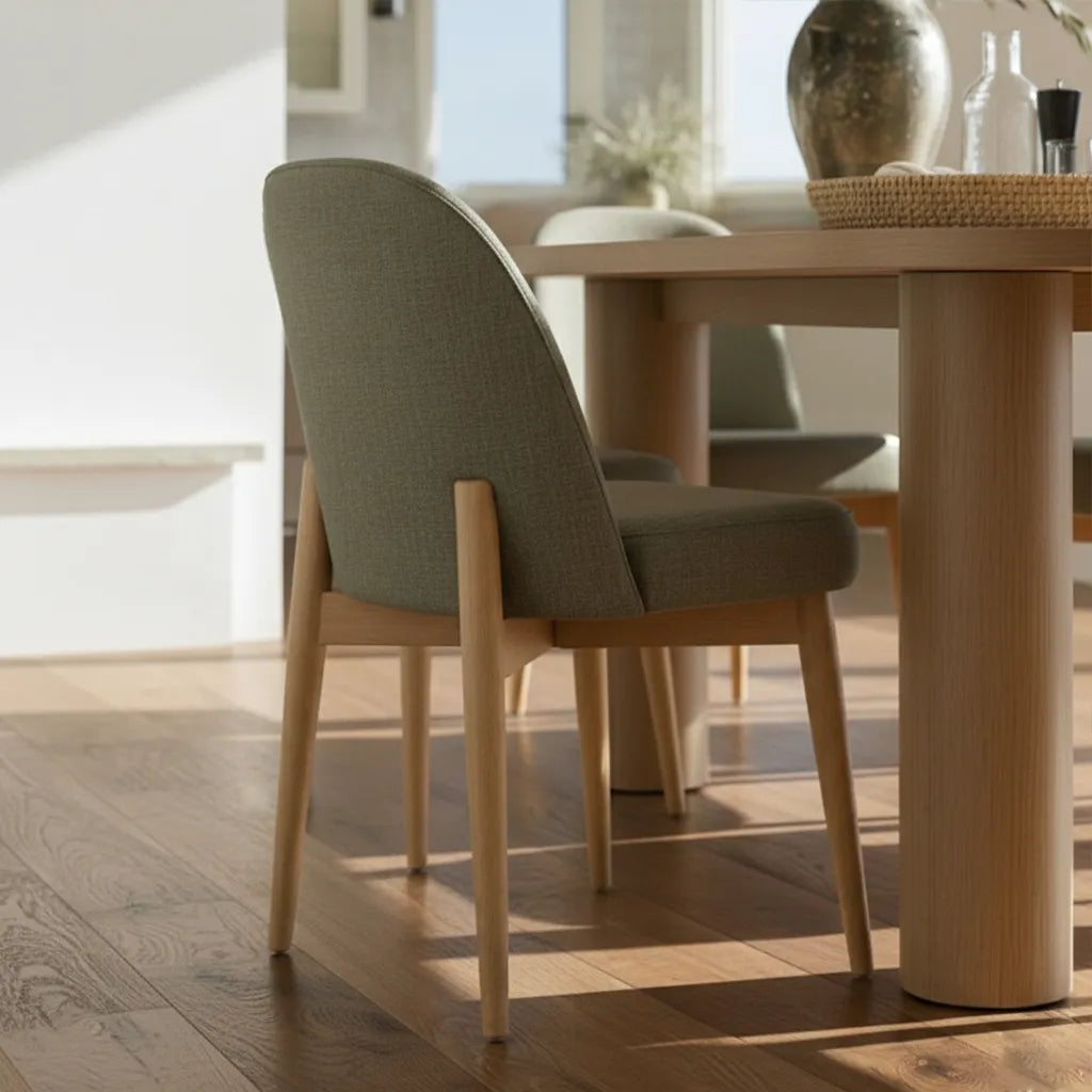 Baguette & Havana 86.5″ Rectangular Solid Oak Dining Table Set for 8 (9-Piece)