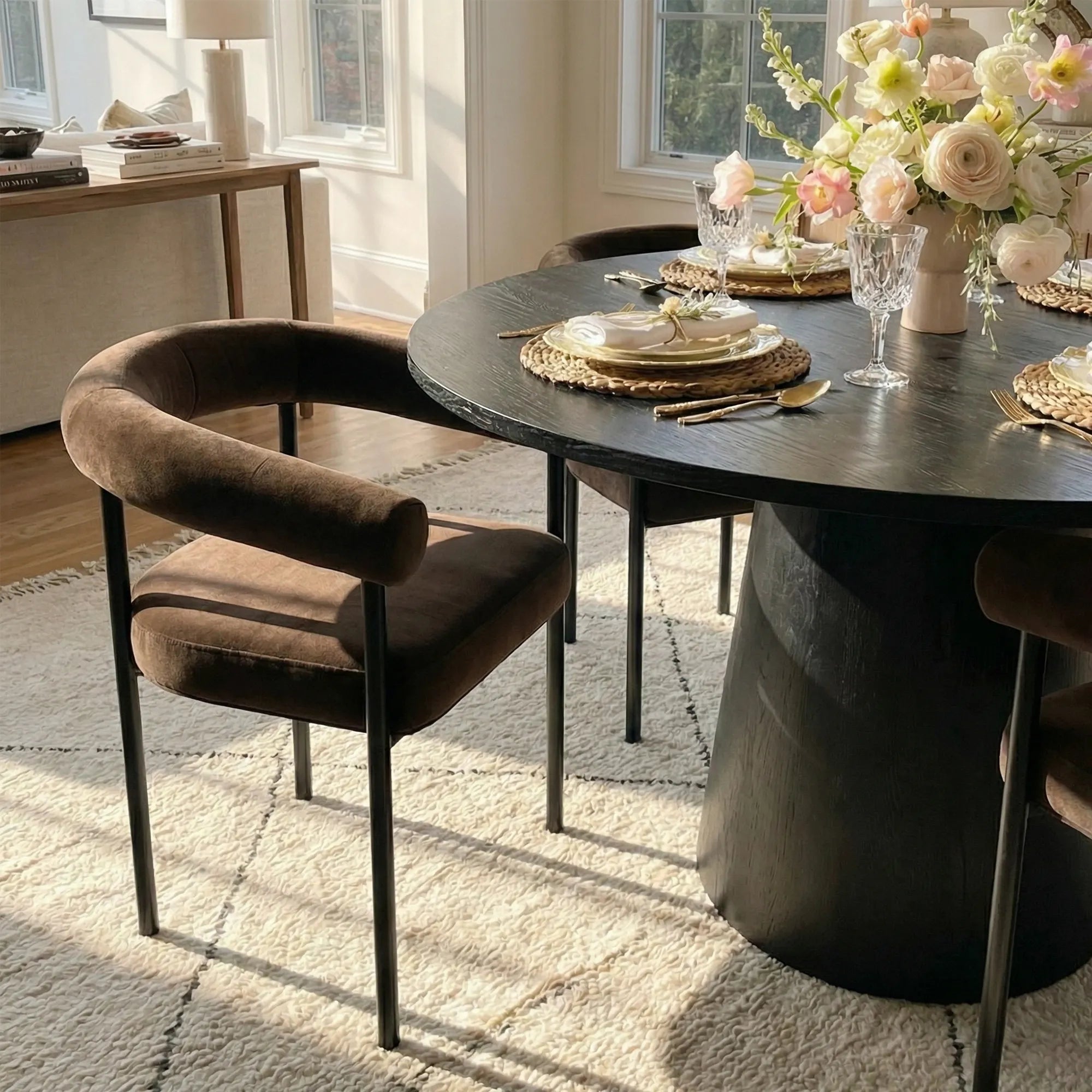 Dwen & New York 46" Round Black & Velvet Dining Table Set for 4 (5-Piece)