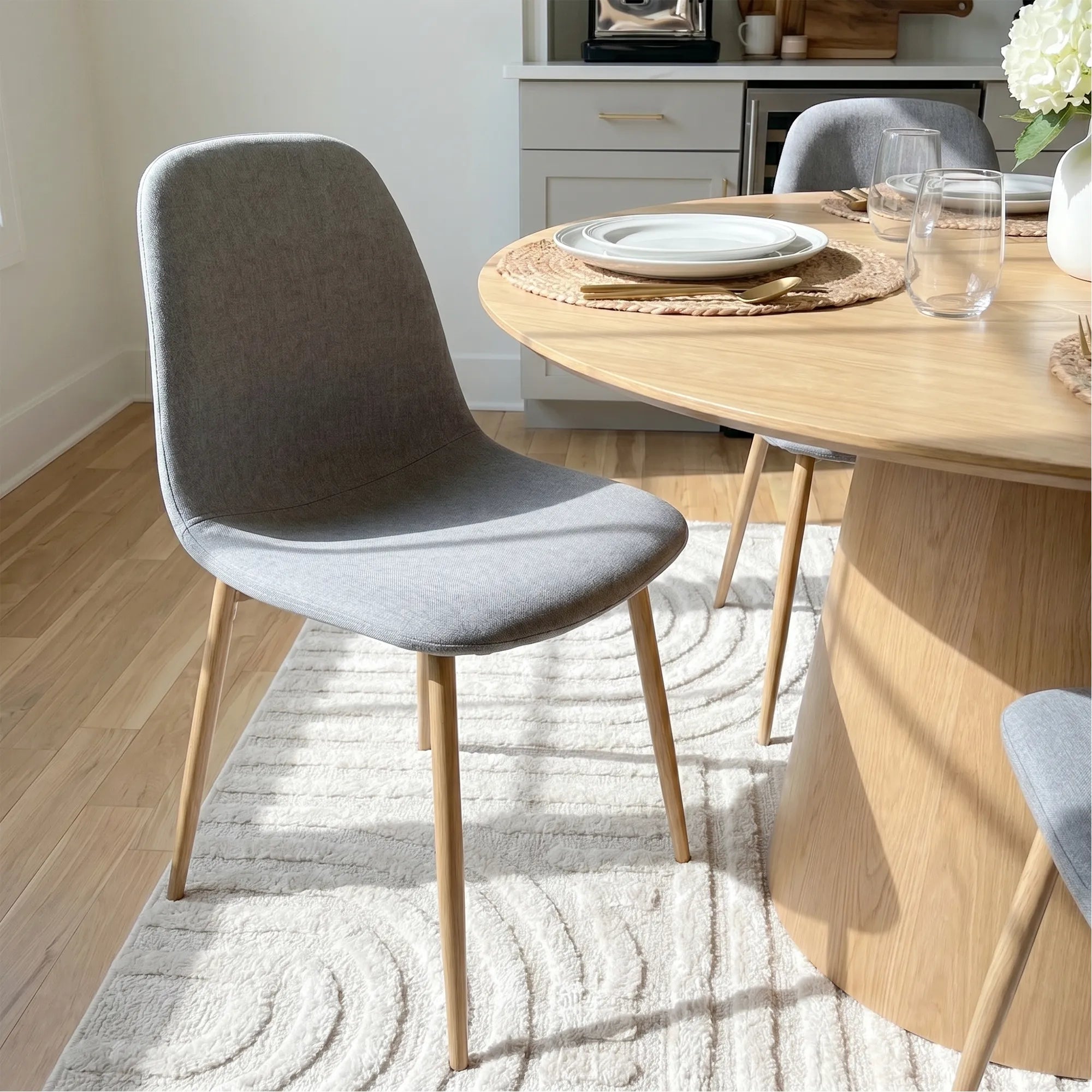 Dwen & Oslo 46" Round Dining Table Set for 4 (5-Piece)