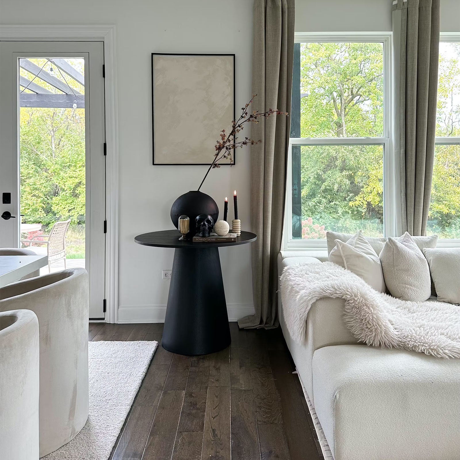 Dwen 35" Modern Round Pedestal Dining Table