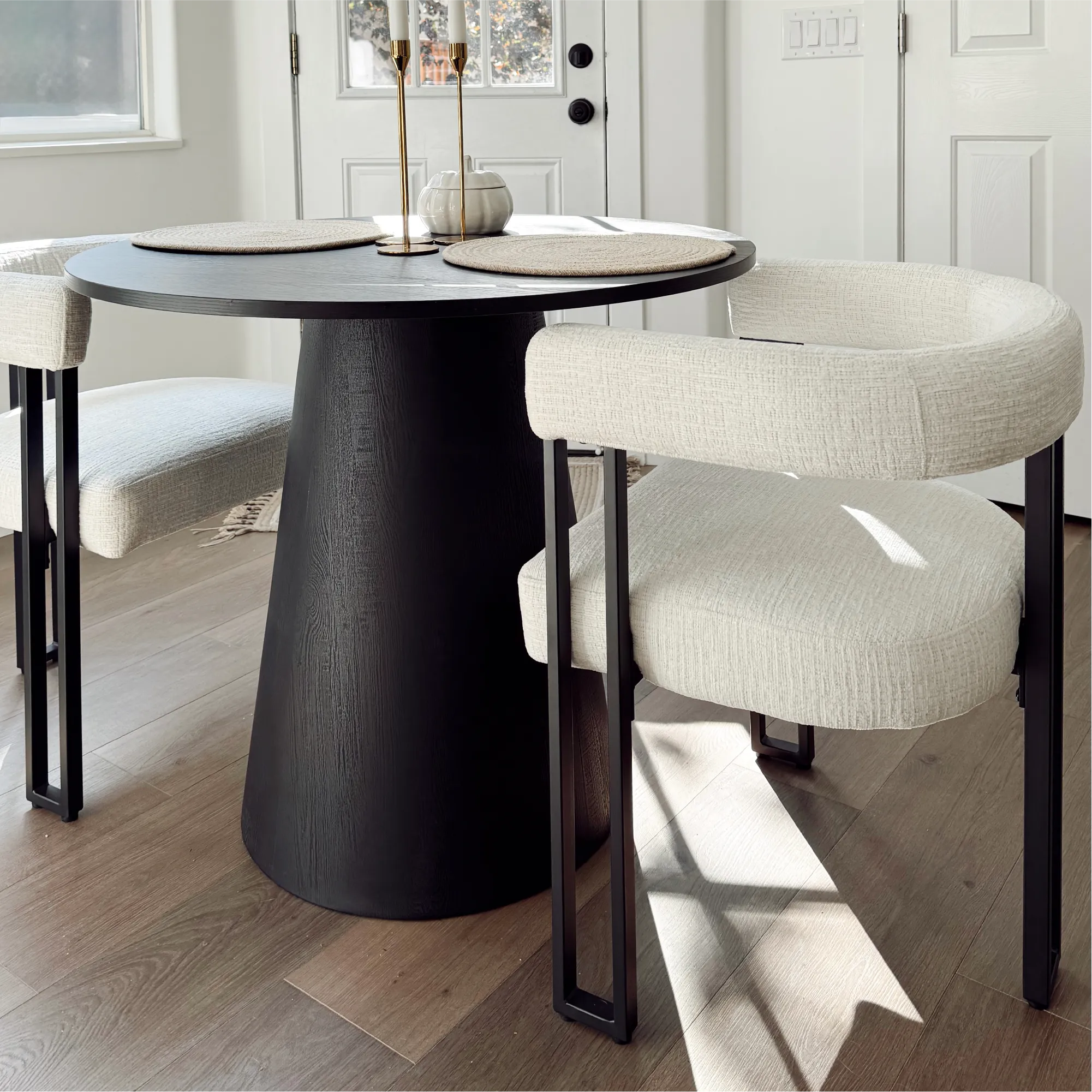 Dwen 35" Modern Round Pedestal Dining Table