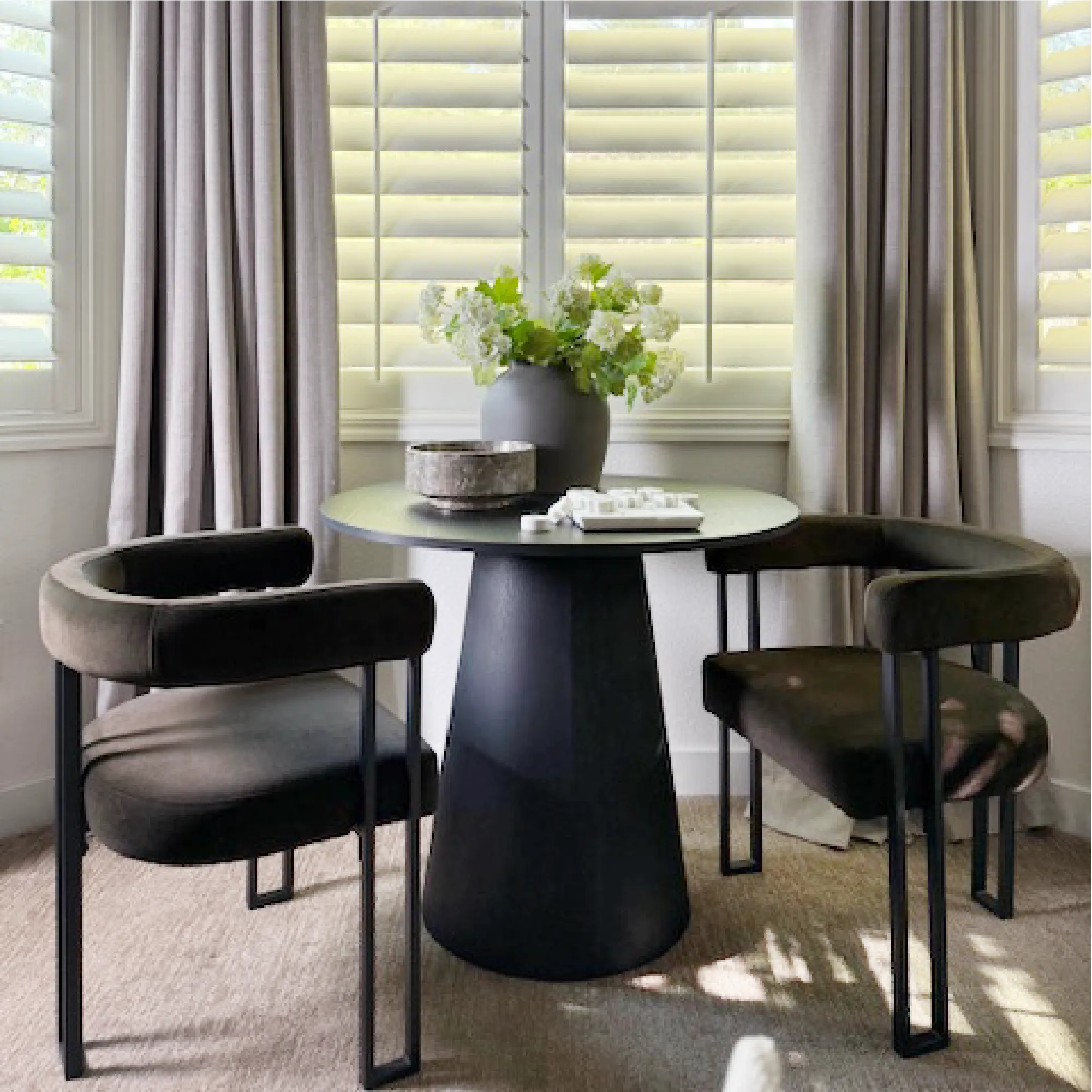 Mia Velvet Dining Chair with Arms (Set of 4)