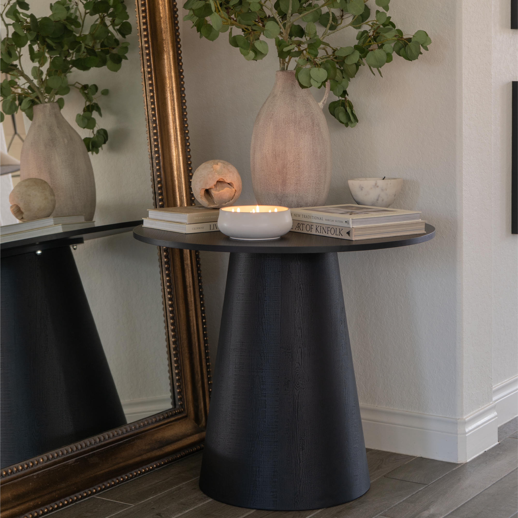 Dwen 35" Modern Round Pedestal Dining Table