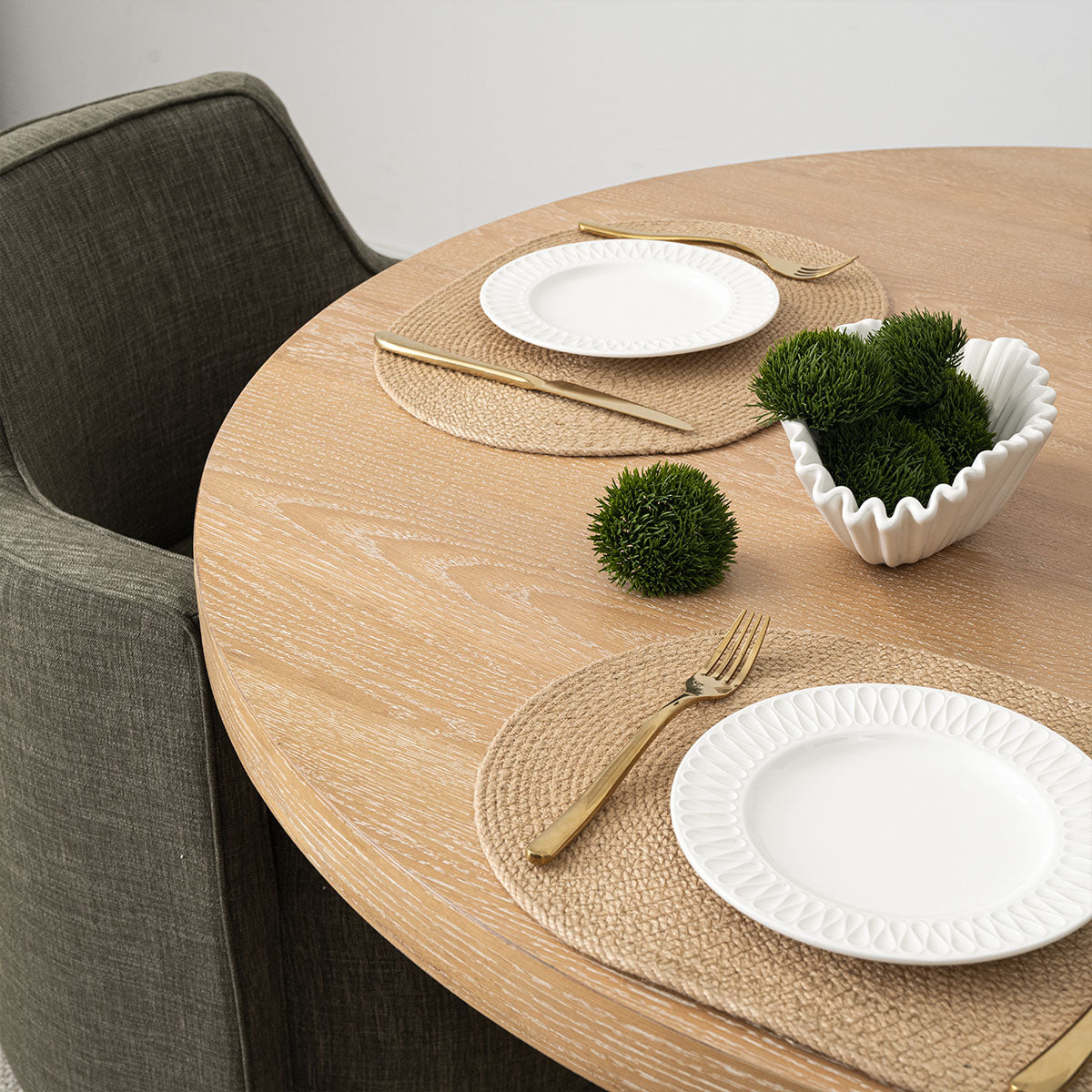 Elon 47" Solid Oak Round Pedestal Dining Table