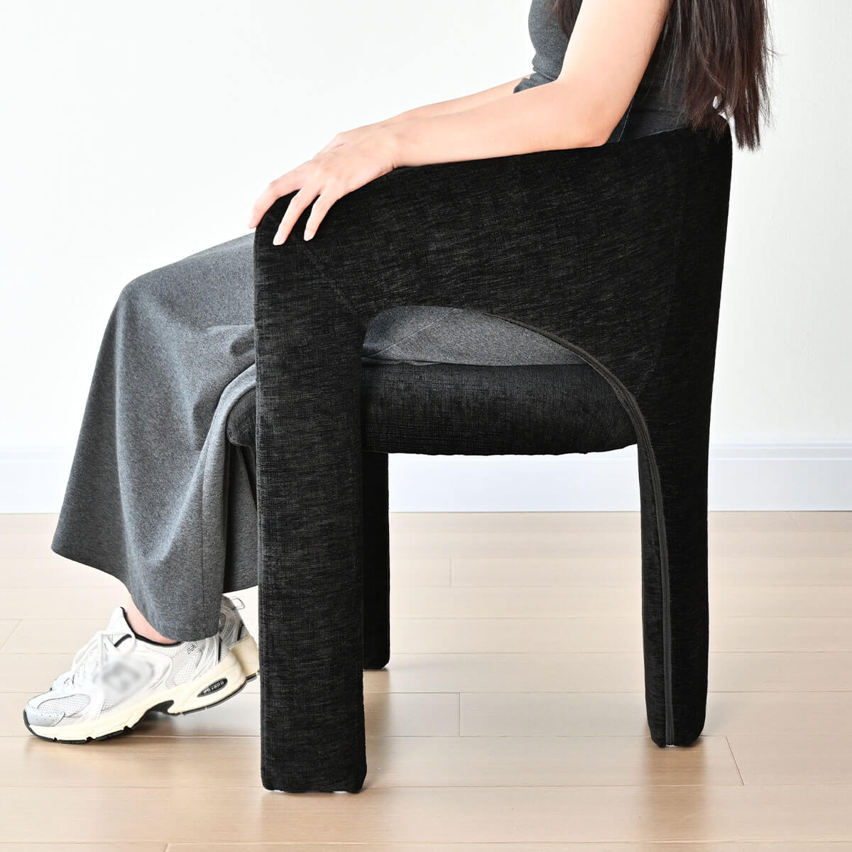 Khloe Modern Chenille Dining Chair with Arms (Set of 4)