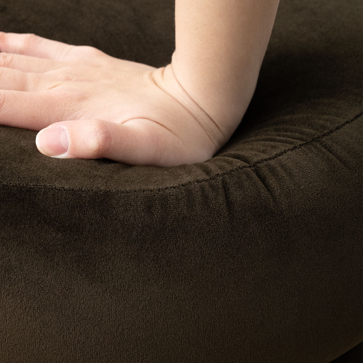 Mellow Modern Round Velvet Ottoman With Storage