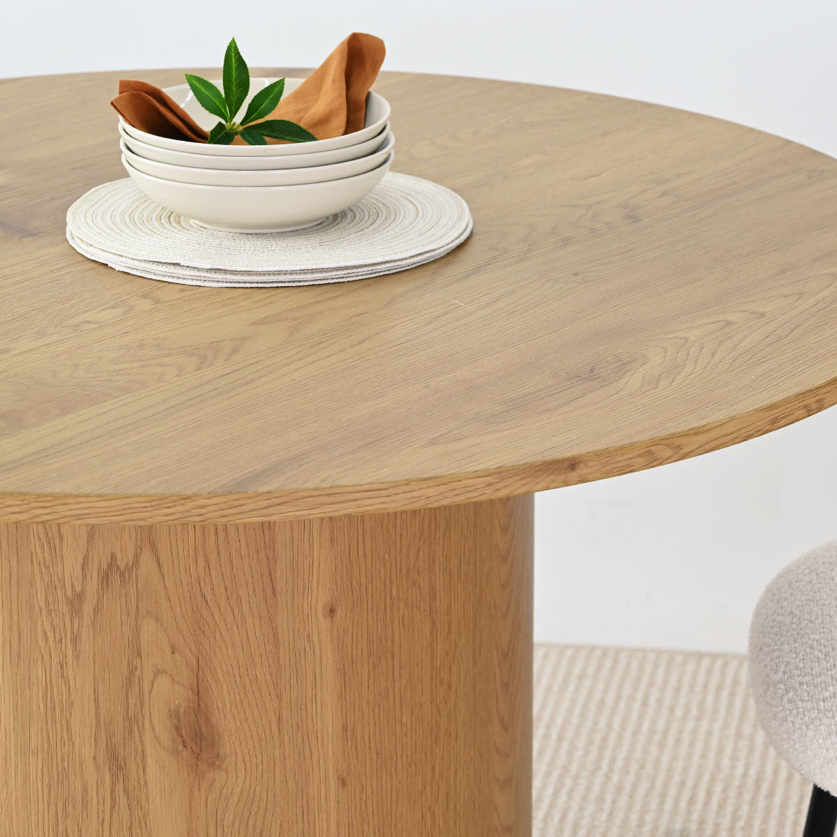 Musk 41.5" Modern Round Dining Table