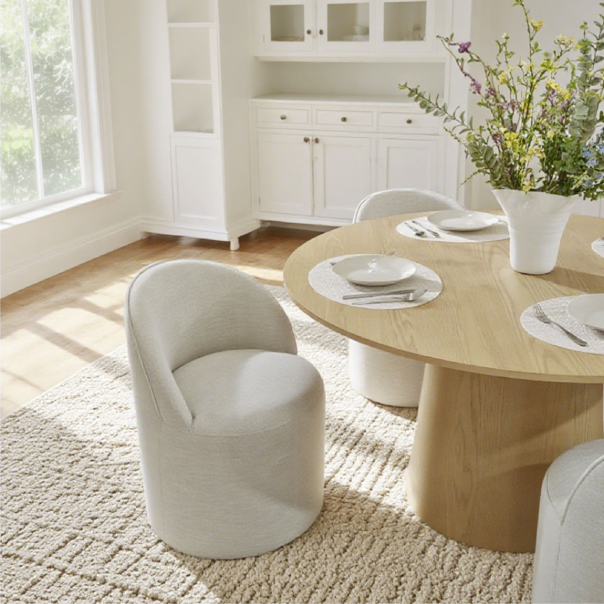 Doris Rolling Upholstered Dining Chair With Castors (1-Piece)