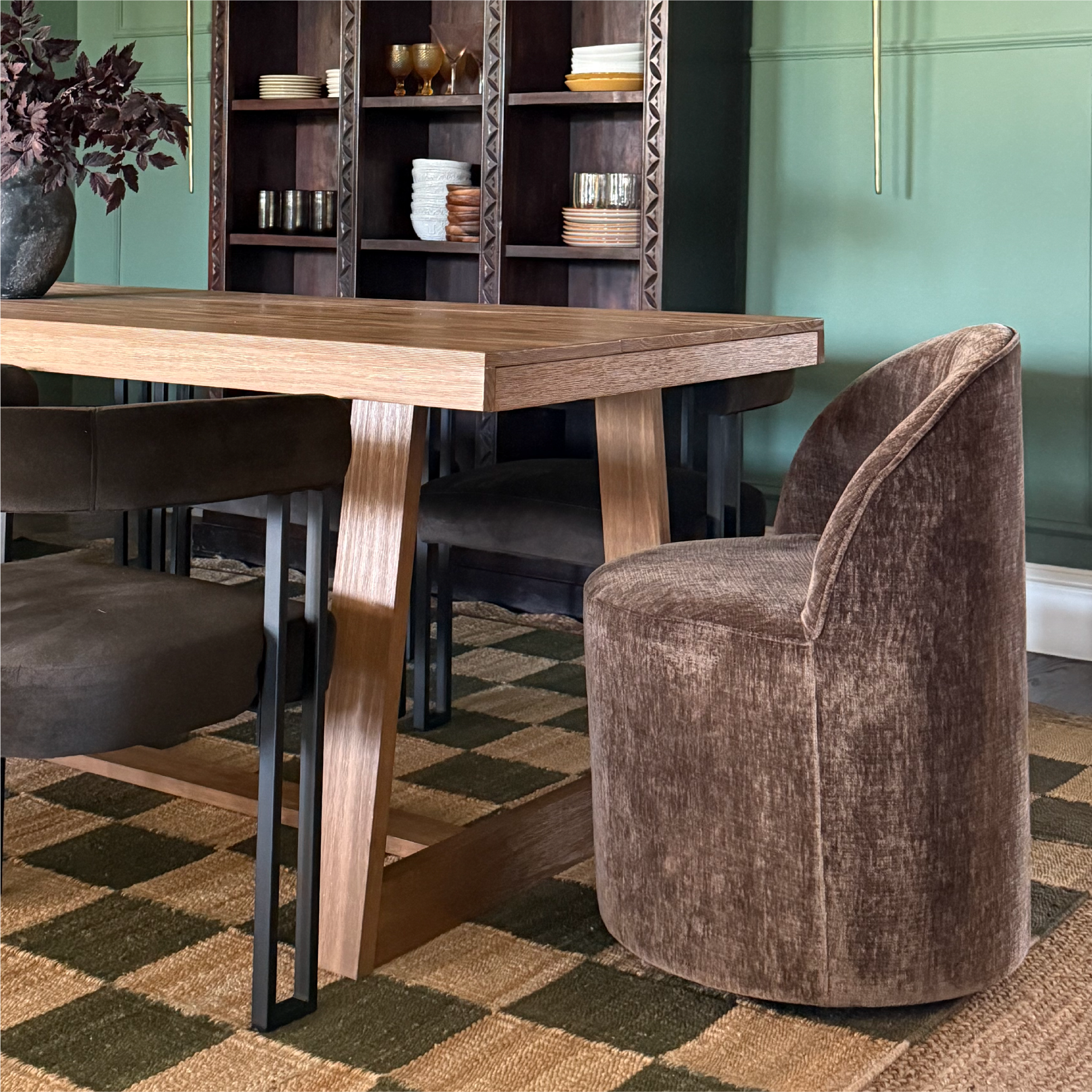 Doris Rolling Upholstered Dining Chair With Castors (1-Piece)