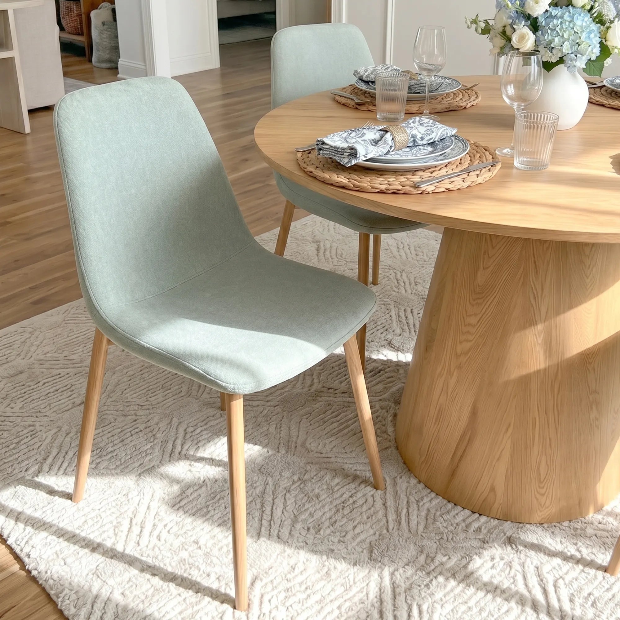 Dwen & Oslo 46" Round Dining Table Set for 4 (5-Piece)