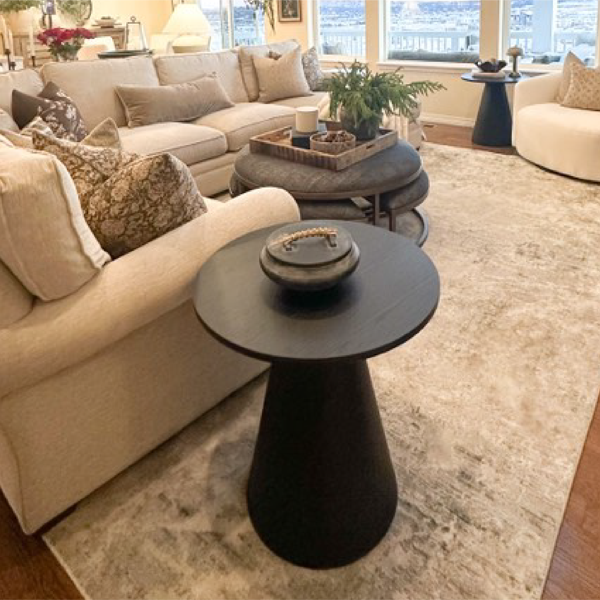 Dwen 24" Modern Black Round Side Table