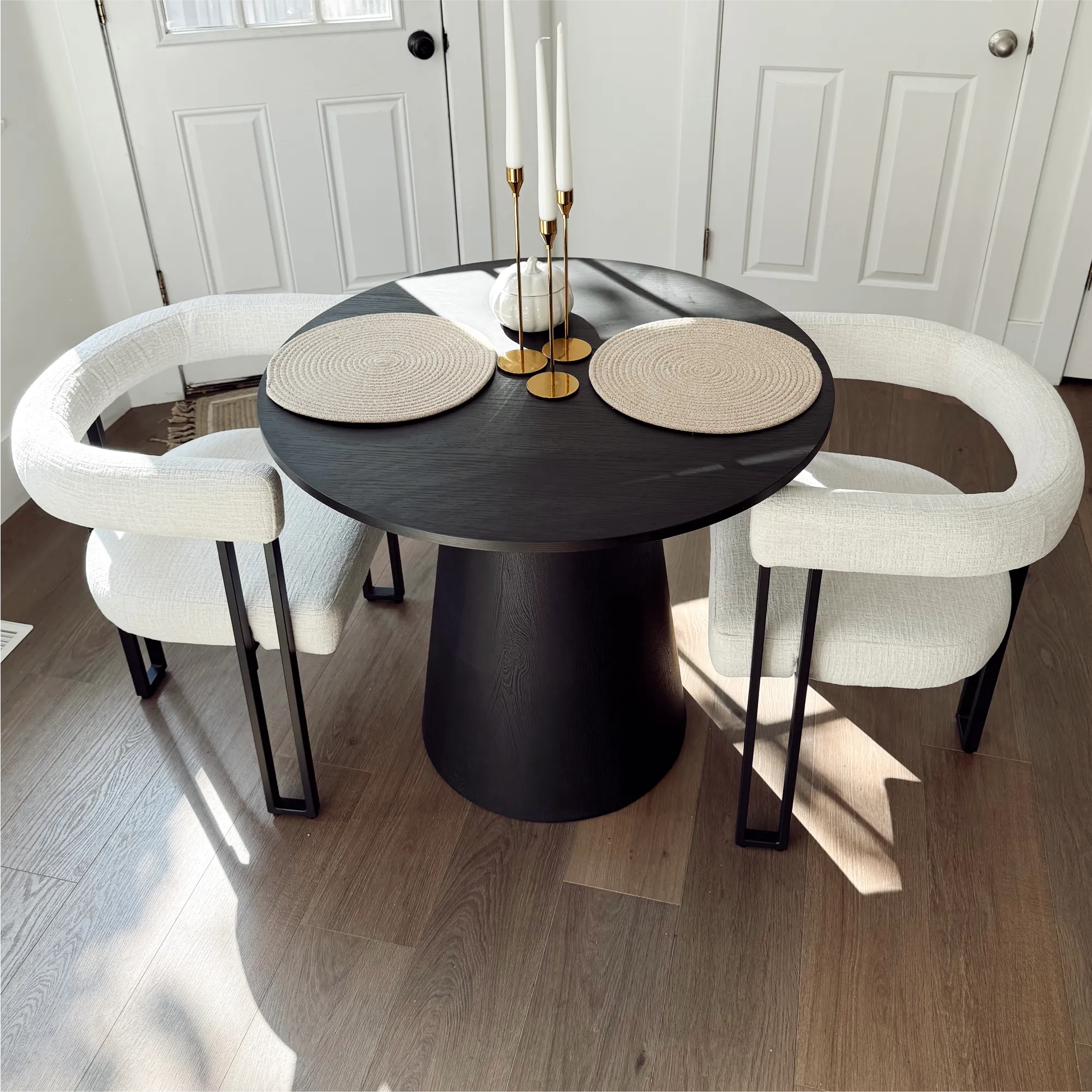 Dwen 35" Modern Round Pedestal Dining Table