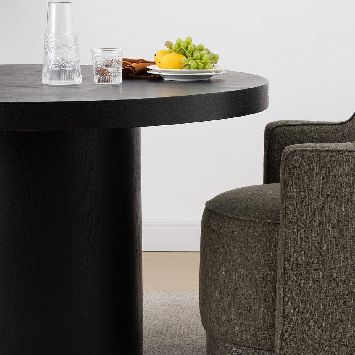 Elon 47" Solid Oak Round Pedestal Dining Table