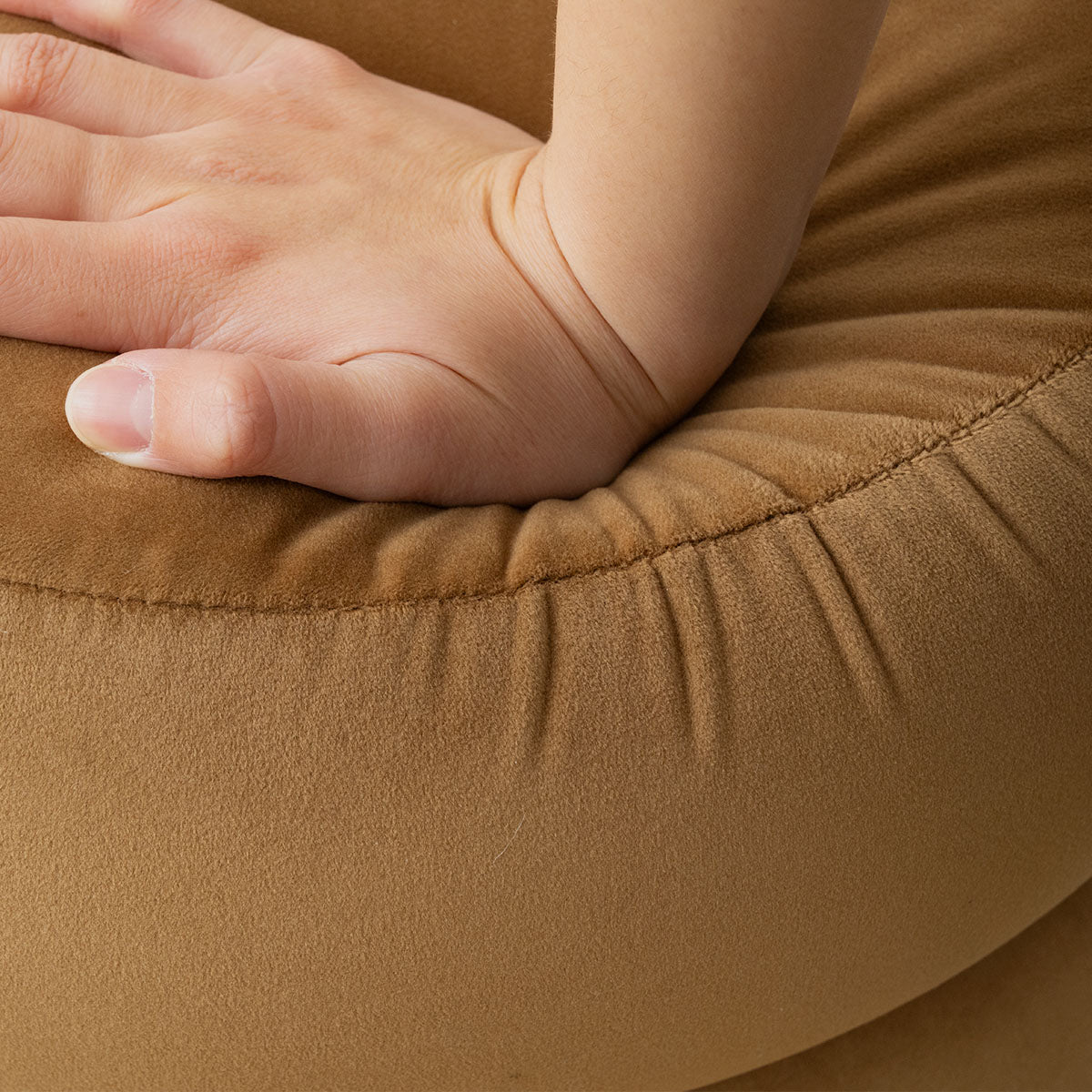 Mellow Modern Round Velvet Ottoman With Storage