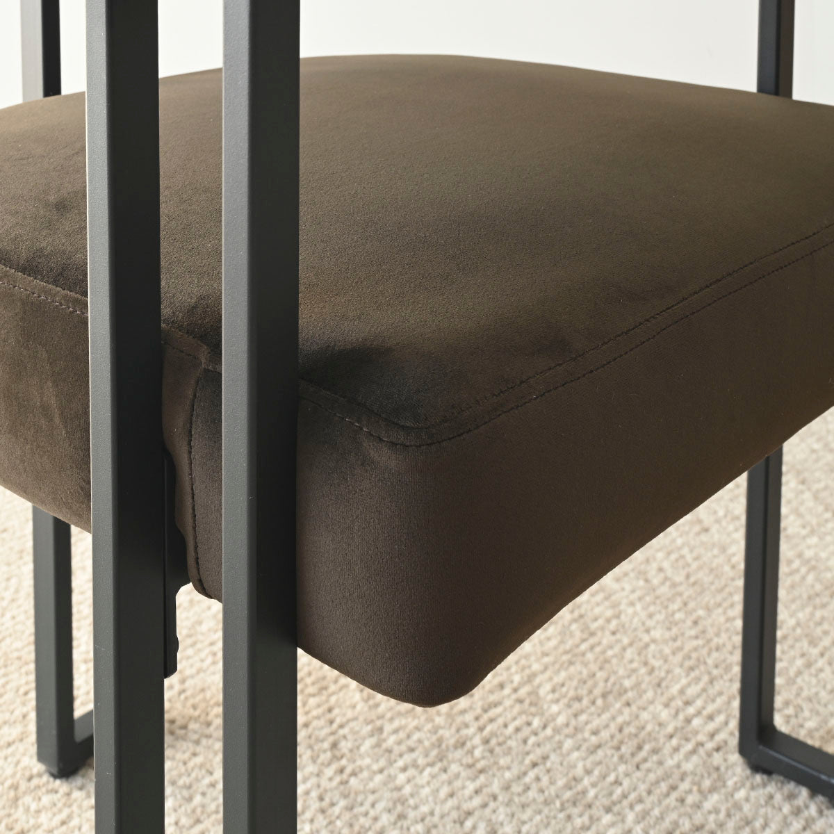 Dwen & Mia 79" Oval Dining Table Set for 6 (7-Piece)