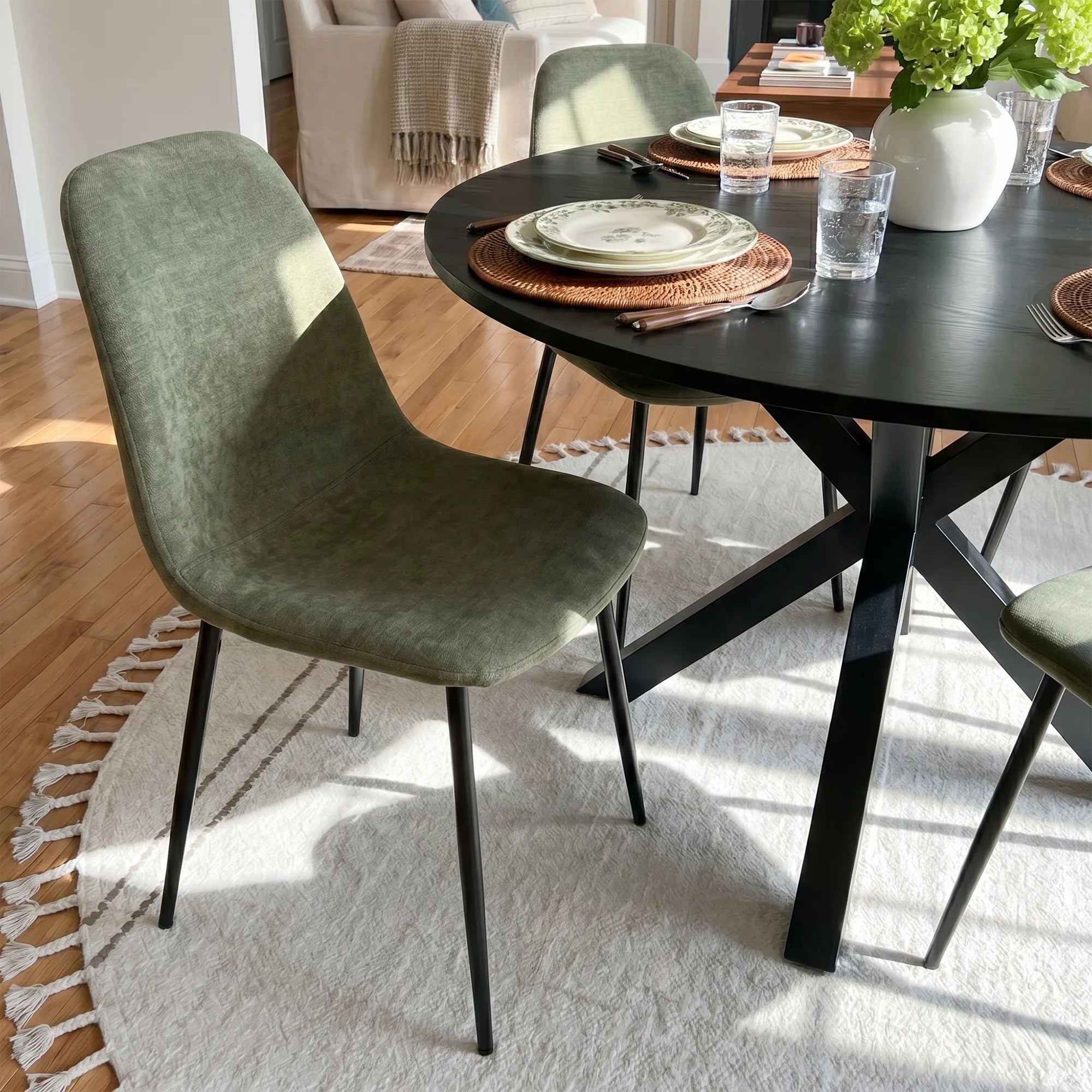 Oliver & Oslo 39" Black Round Dining Table Set for 4 (5-Piece)