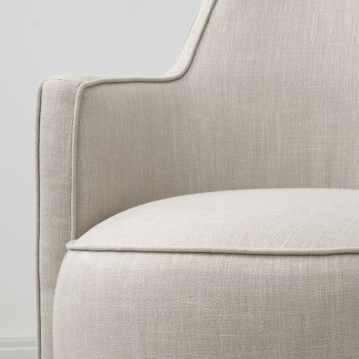 Yisa Modern Swivel Small Barrel Chair (1-Piece)